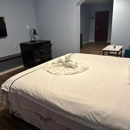 Enjoy Hotel Caye Caulker Bagian luar foto