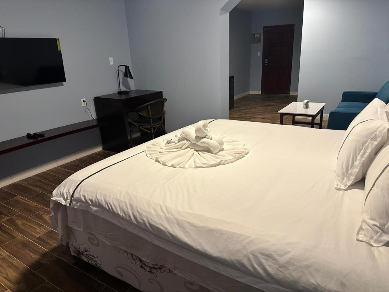 Enjoy Hotel Caye Caulker Bagian luar foto