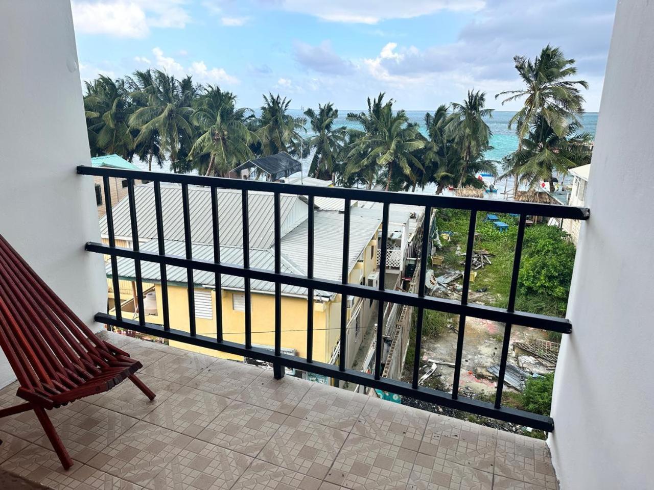 Enjoy Hotel Caye Caulker Bagian luar foto