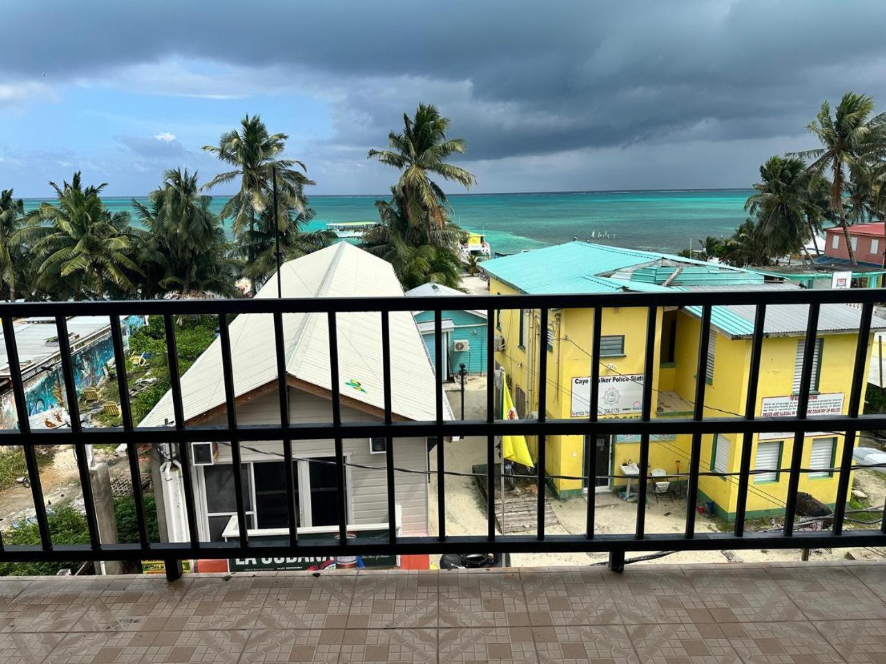 Enjoy Hotel Caye Caulker Bagian luar foto